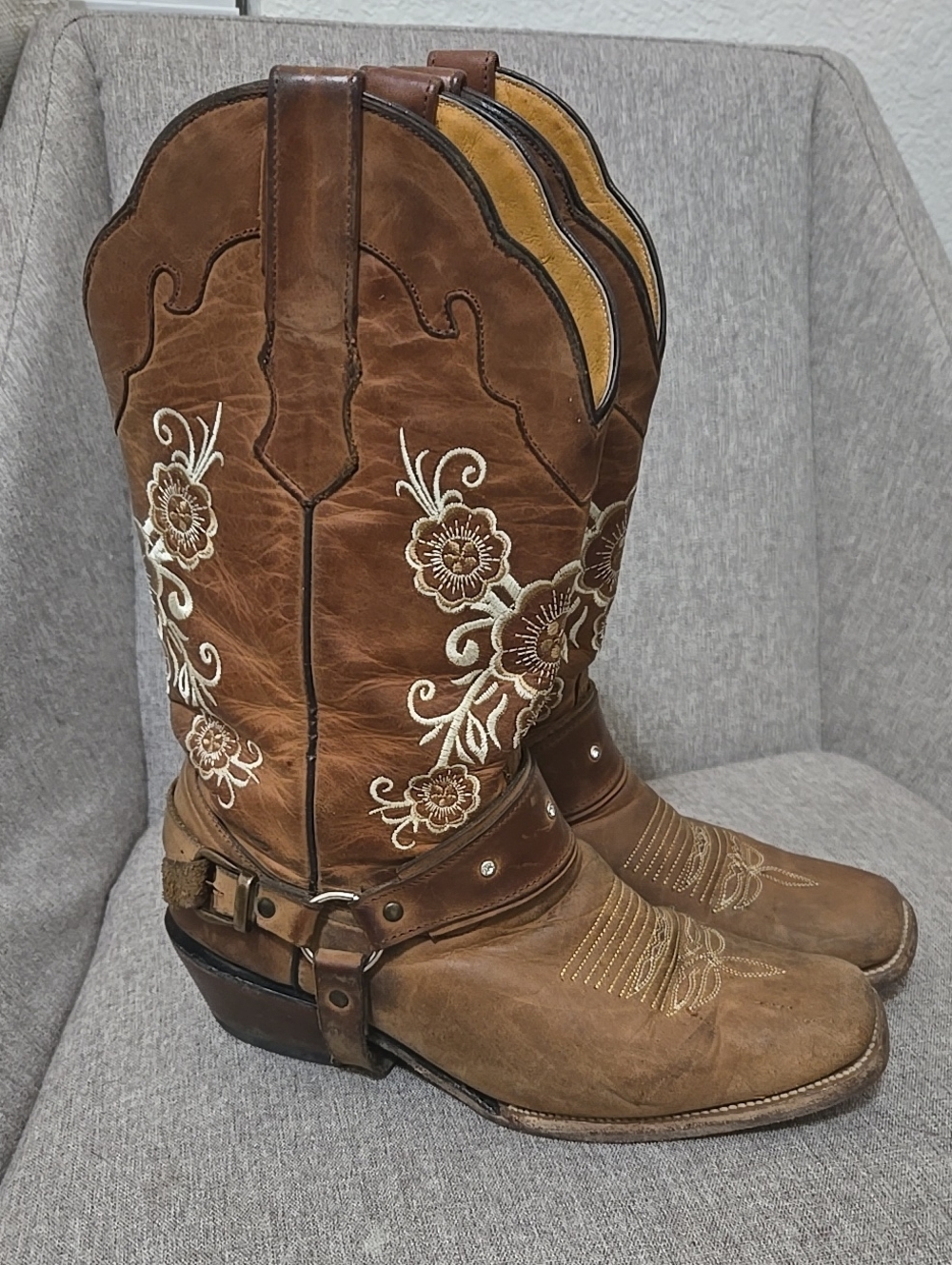 Doble R Brown Leather Embroidered Western Cowboy Boots - Women Distressed Look